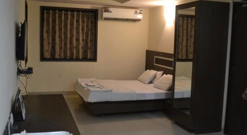 Pooja Heritage Navi Mumbai Bagian luar foto